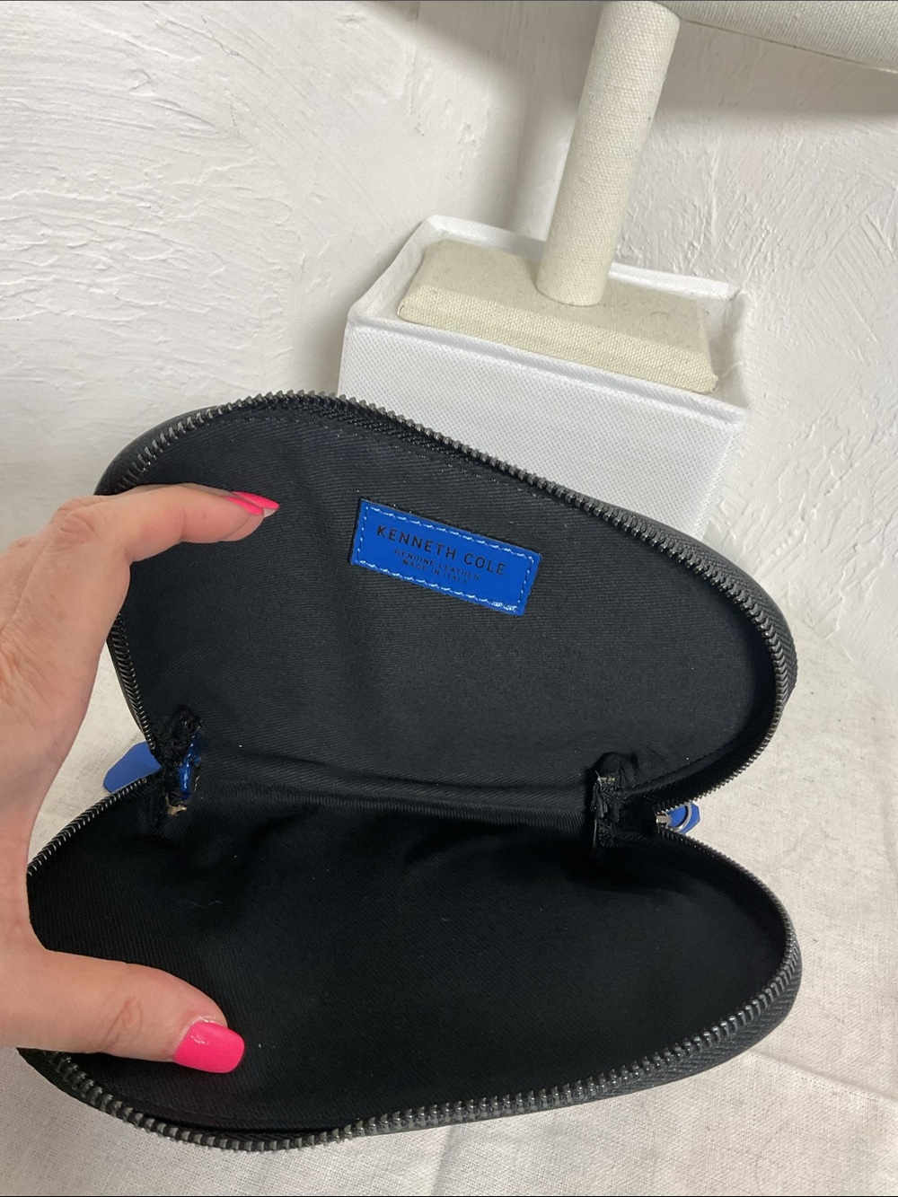Kenneth Cole New York Blue Leather Made in Italy Toiletry Clutch - Picture 7 of 8